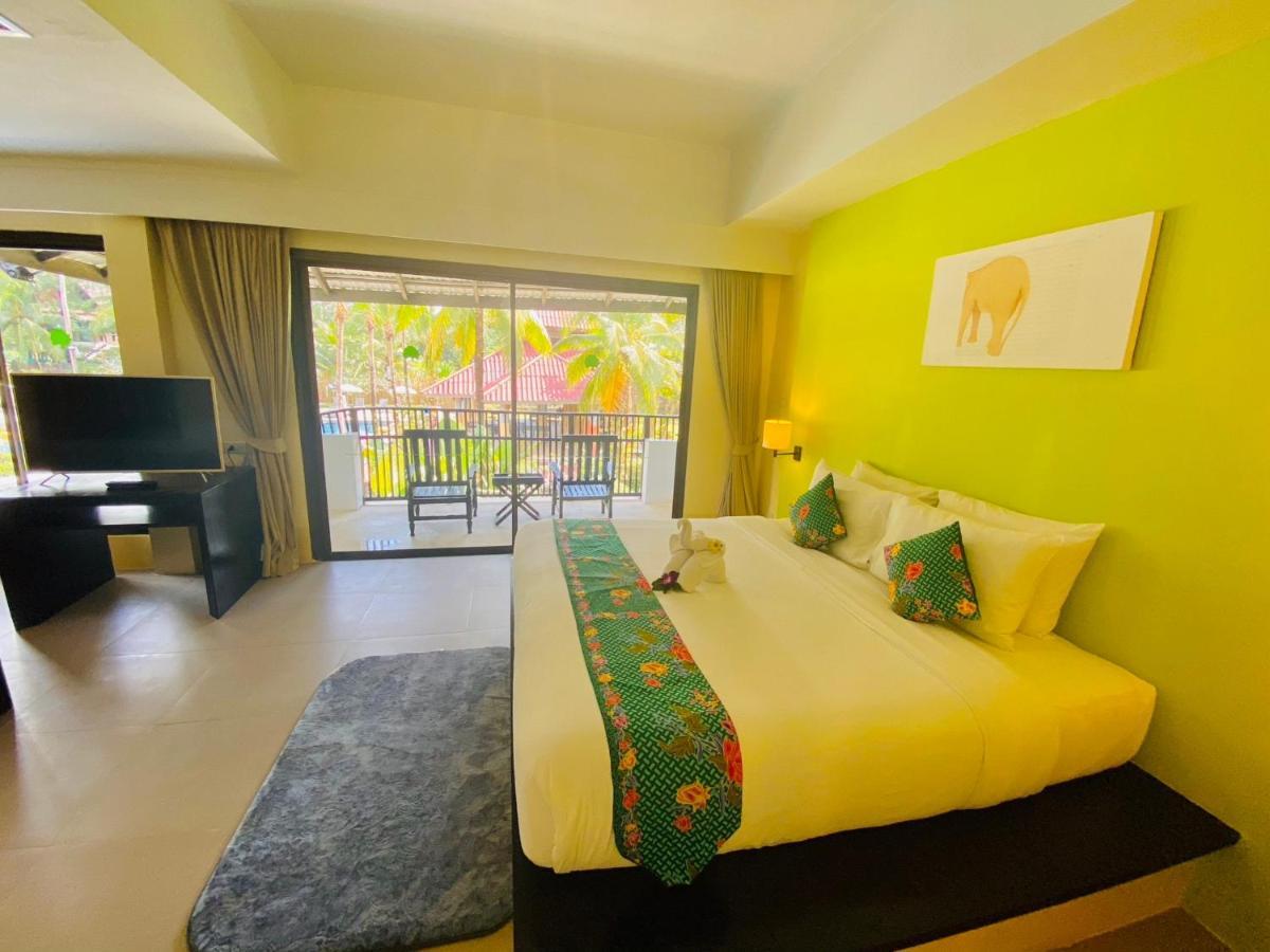 Palm Galleria Resort-SHA Extra Plus Khao Lak Esterno foto