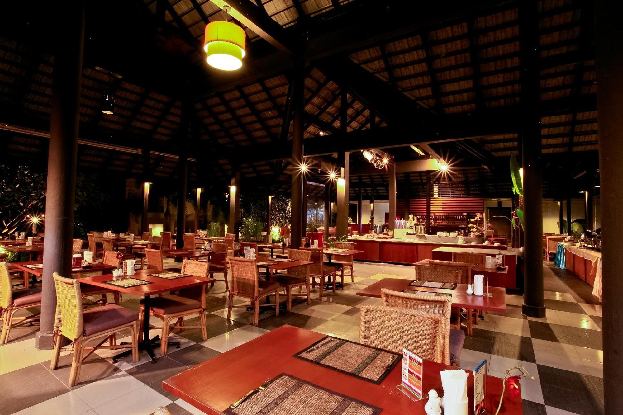 Palm Galleria Resort-SHA Extra Plus Khao Lak Esterno foto