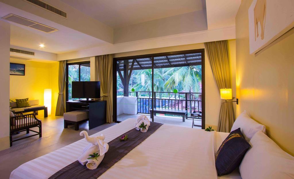 Palm Galleria Resort-SHA Extra Plus Khao Lak Esterno foto