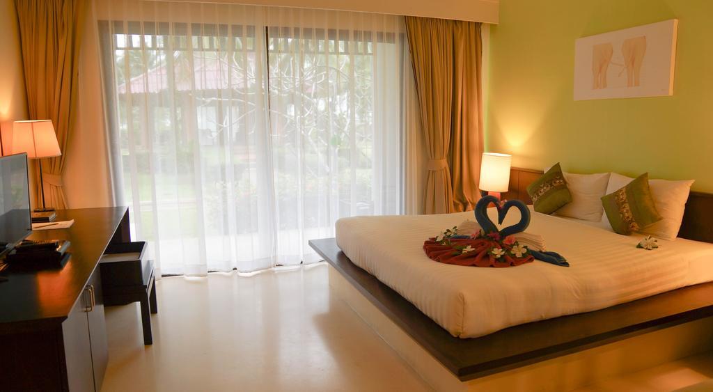 Palm Galleria Resort-SHA Extra Plus Khao Lak Esterno foto