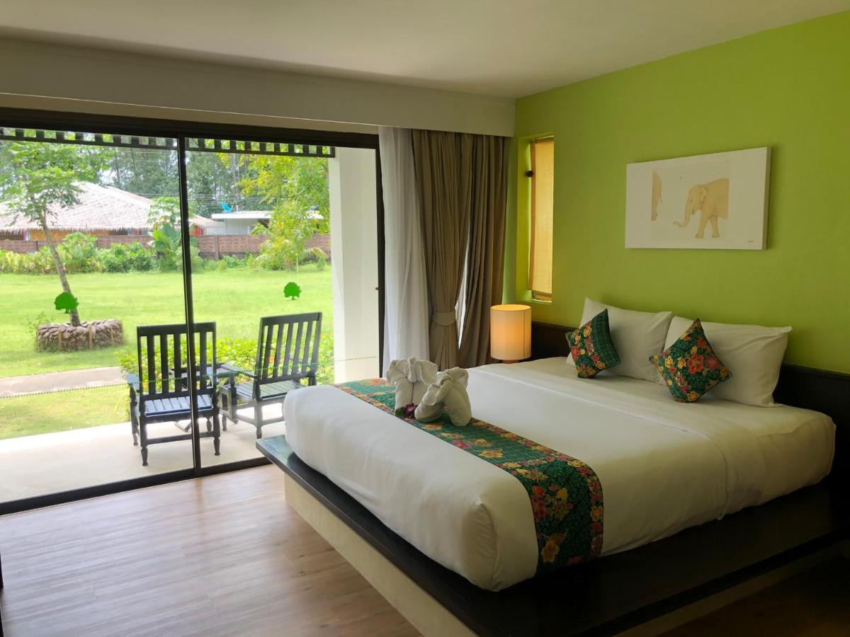 Palm Galleria Resort-SHA Extra Plus Khao Lak Esterno foto